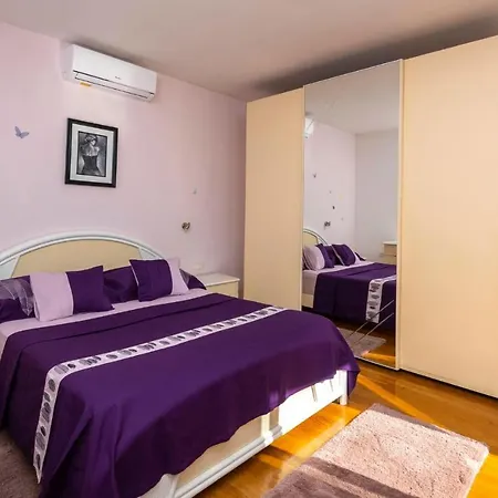 公寓 3 Bedroom Amazing In *