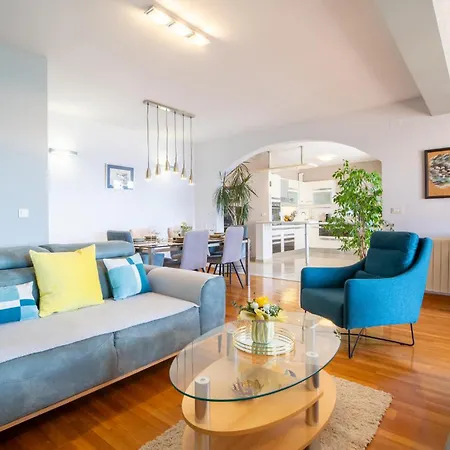 3 Bedroom Amazing In Appartement